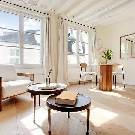 The Essence Of Boho Luxury Marais Getaway! Paris