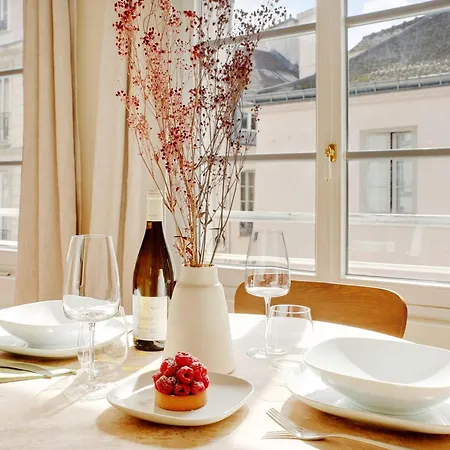 The Essence Of Boho Luxury Marais Getaway! Appartement