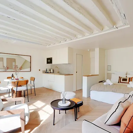 Appartement The Essence Of Boho Luxury Marais Getaway! Paris